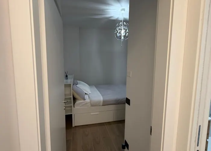 Adriano Space مودينا